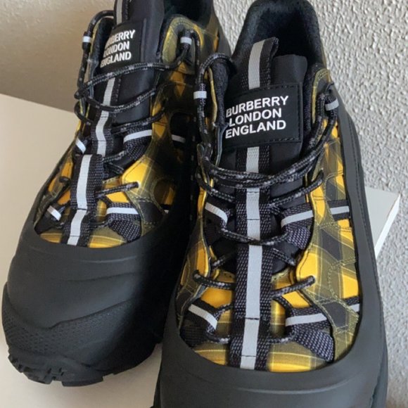 Burberry Sneakers US 12 Black & Yellow - Picture 3 of 4
